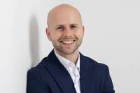 Robin Jannis Mai, LL.B. Rechtsanwalt Berlin Bremen Bielefeld Hamburg Frankfurt D�sseldorf M�nchen Leipzig, Stuttgart Fachanw�ltin Handels- und Gesellschaftsrecht Fachanw�ltin internationales Wirtschaftsrecht